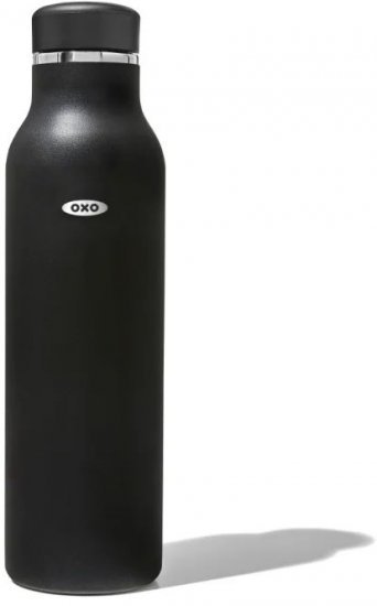 בקבוק שתייה תרמי עם פיה צרה 590 מ”ל מבית OXO - צבע שחור